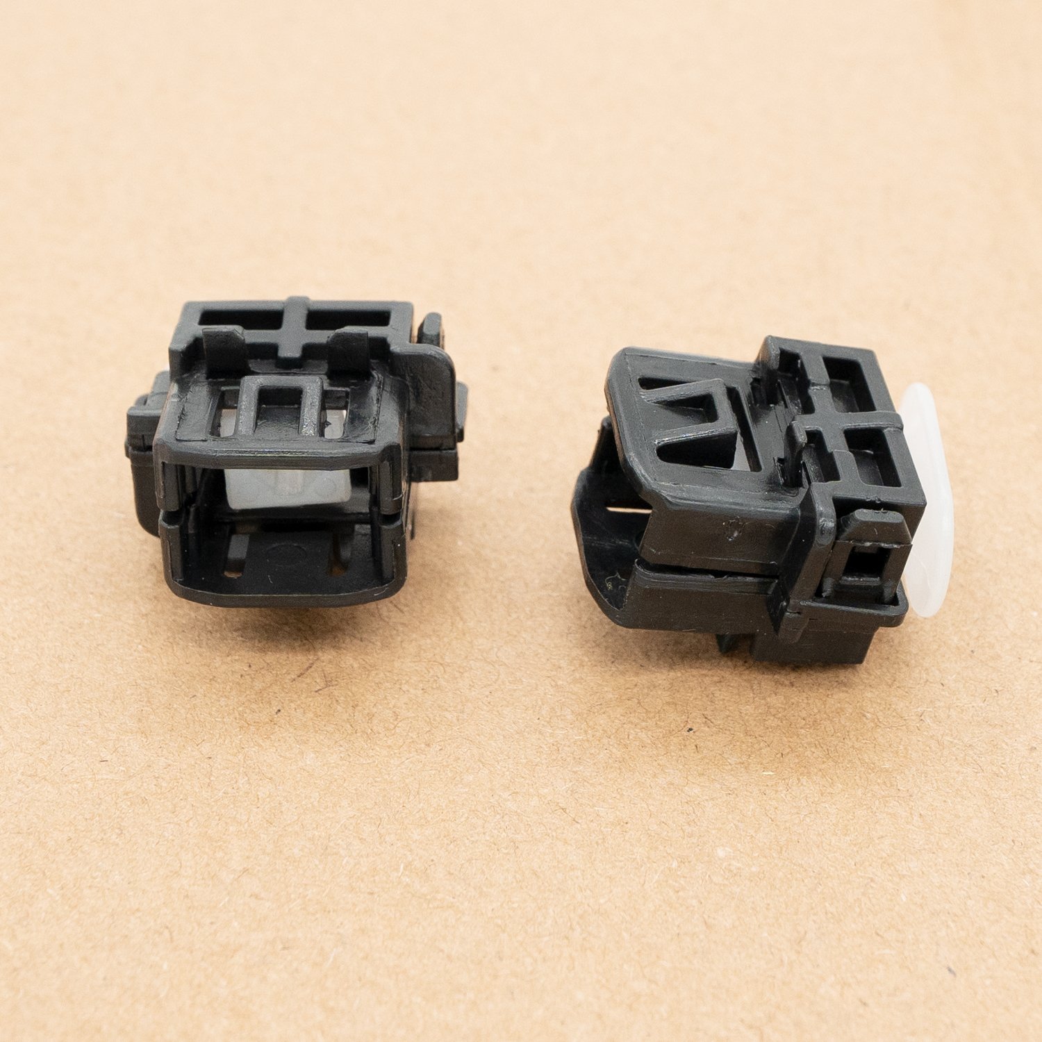 698# High Quality Automotive Headlight Parts Framework Reflector Bowl Fasteners Nylon Clips