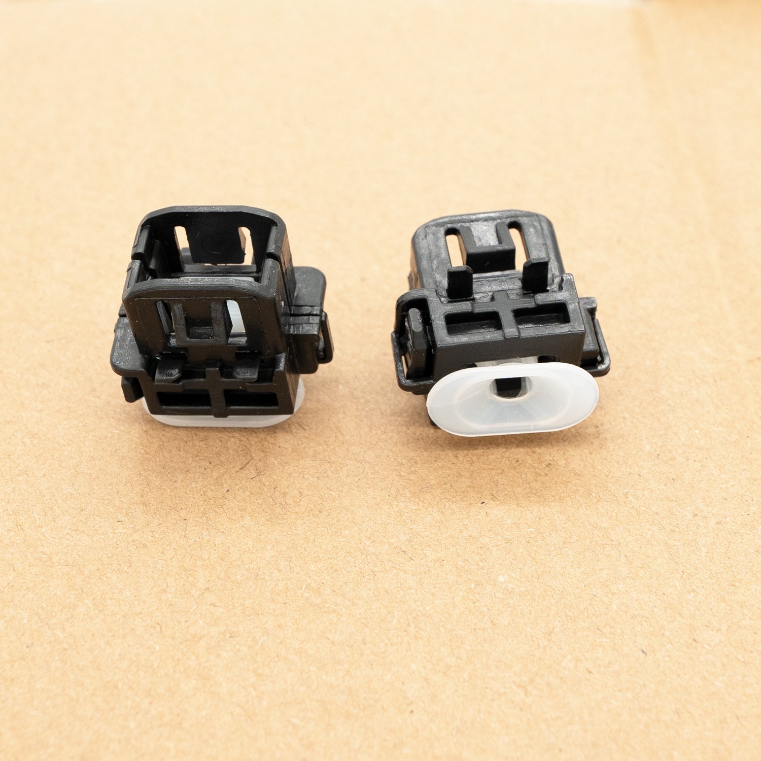 698# High Quality Automotive Headlight Parts Framework Reflector Bowl Fasteners Nylon Clips