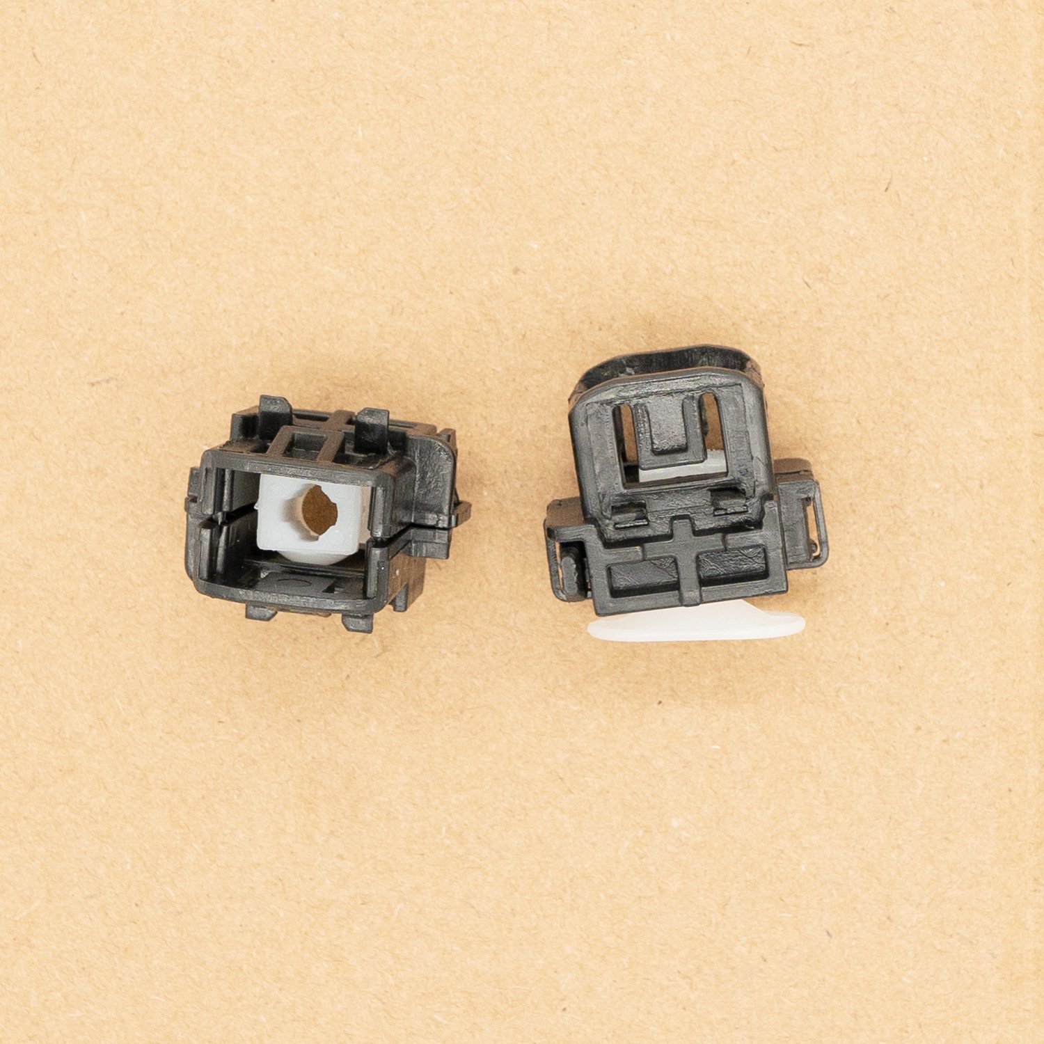 698# High Quality Automotive Headlight Parts Framework Reflector Bowl Fasteners Nylon Clips