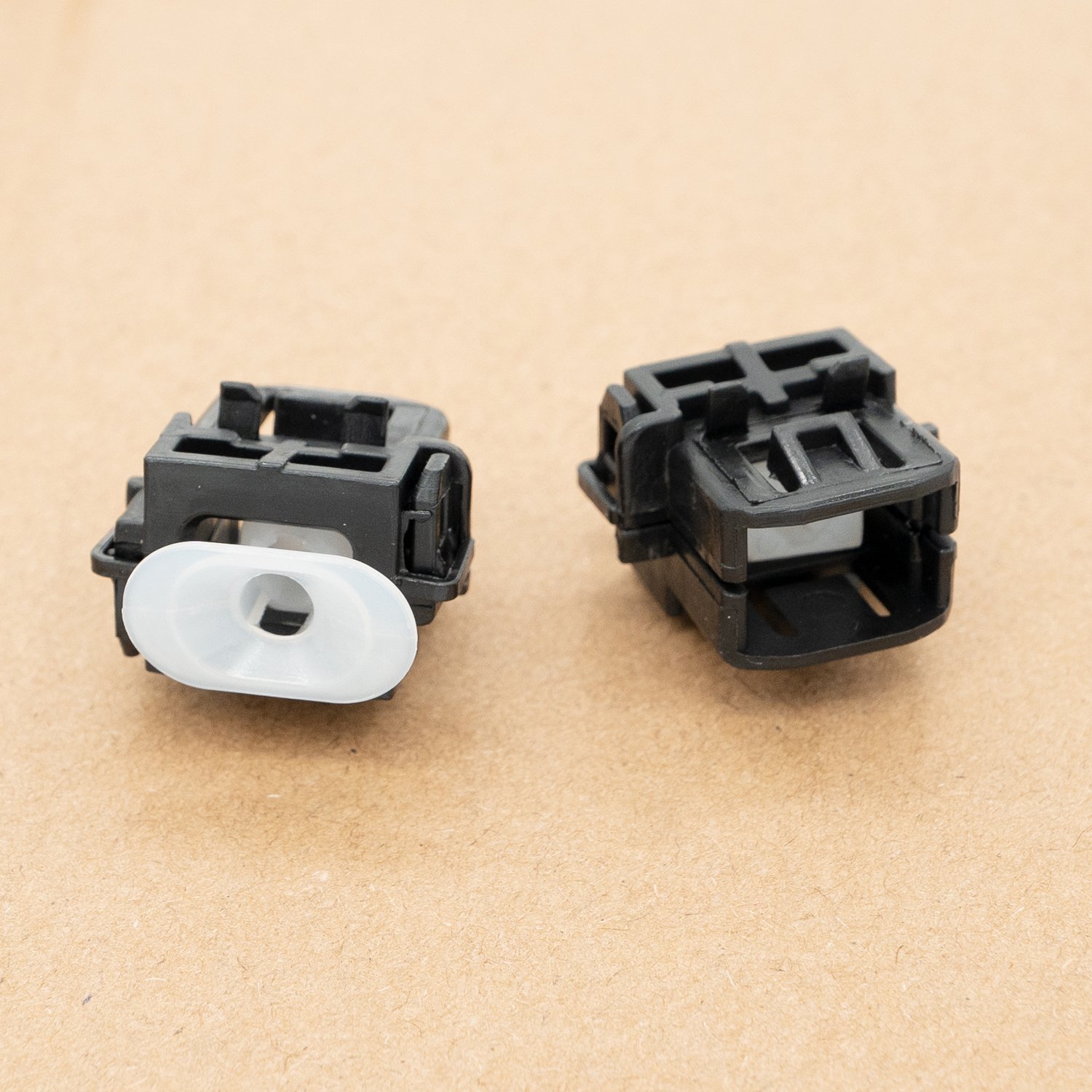 698# High Quality Automotive Headlight Parts Framework Reflector Bowl Fasteners Nylon Clips