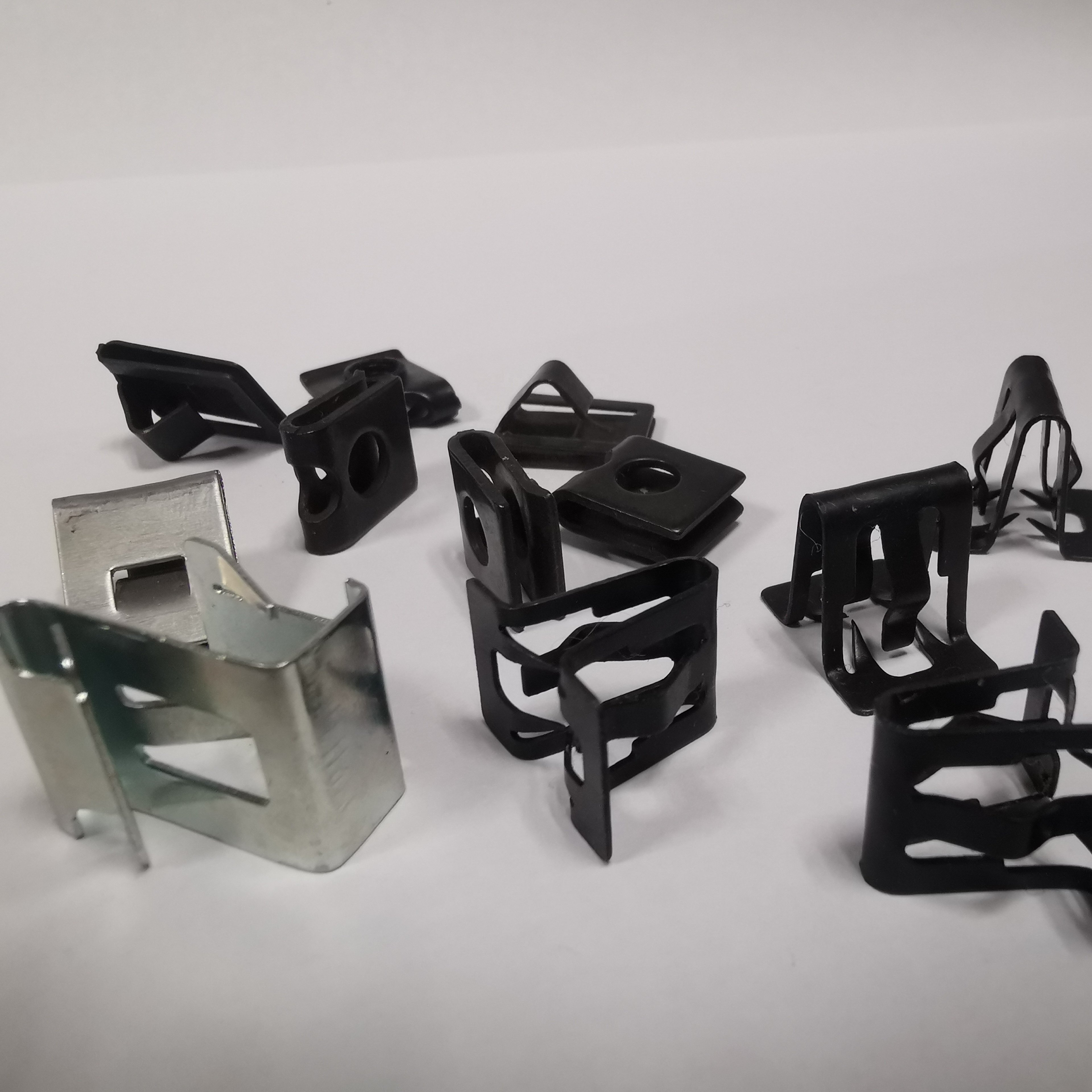 Car Front Console Dashboard Trim Retainer Stamping Fastener Parts Customized Auto Metal Clips for VW Audi Skoda Mazda
