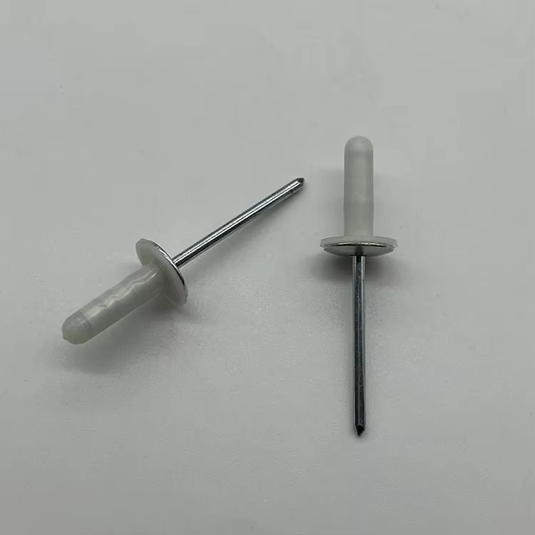 Strong Bonding Stainless Steel Pneumatic Auto Sealed Rivet Screw Suitable For All Vehicles Automotive Fixed Clamp Core Screw