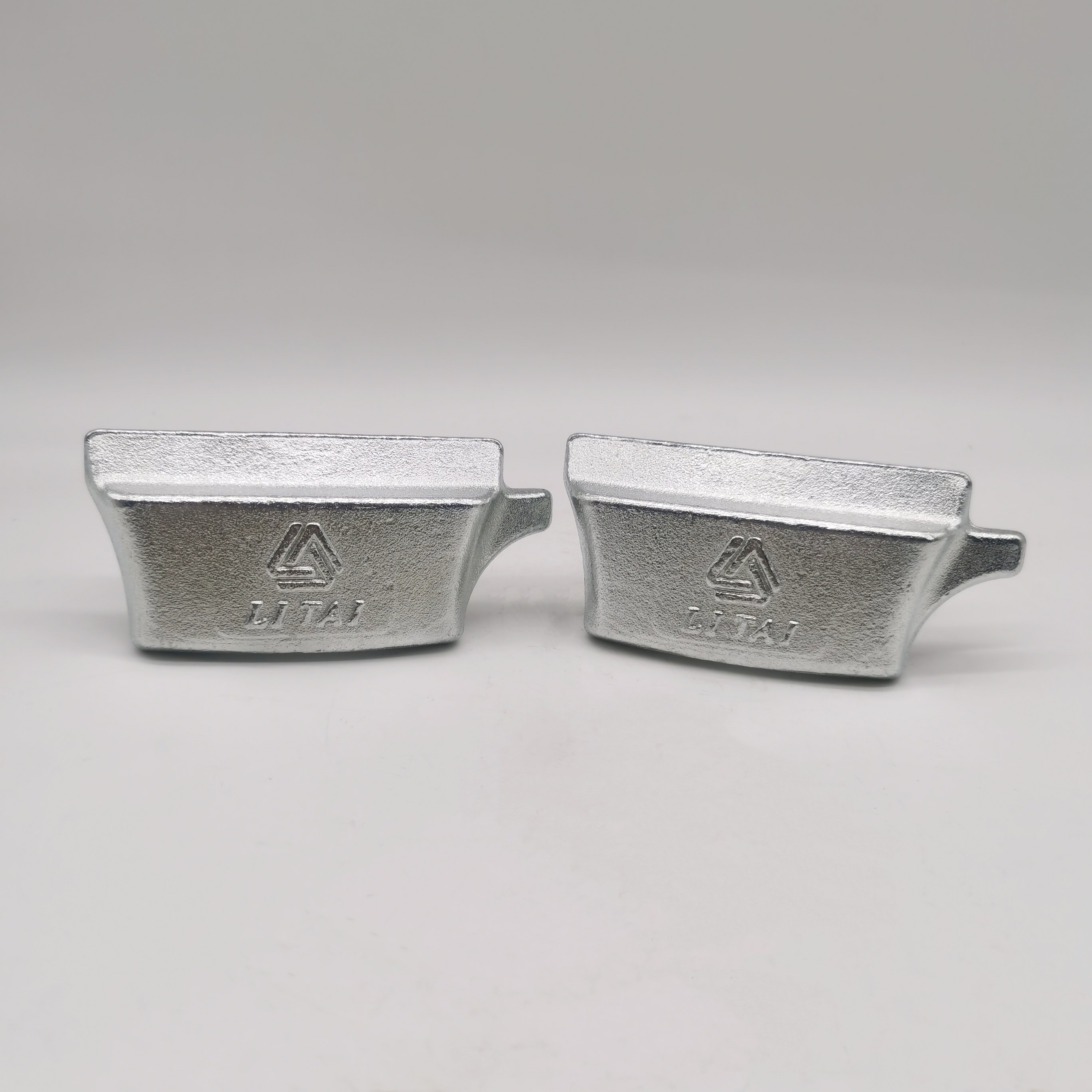 Manufacturer direct selling high-quality auto parts fastener rust proof Wheel Clamp Locks for Display Cabinet