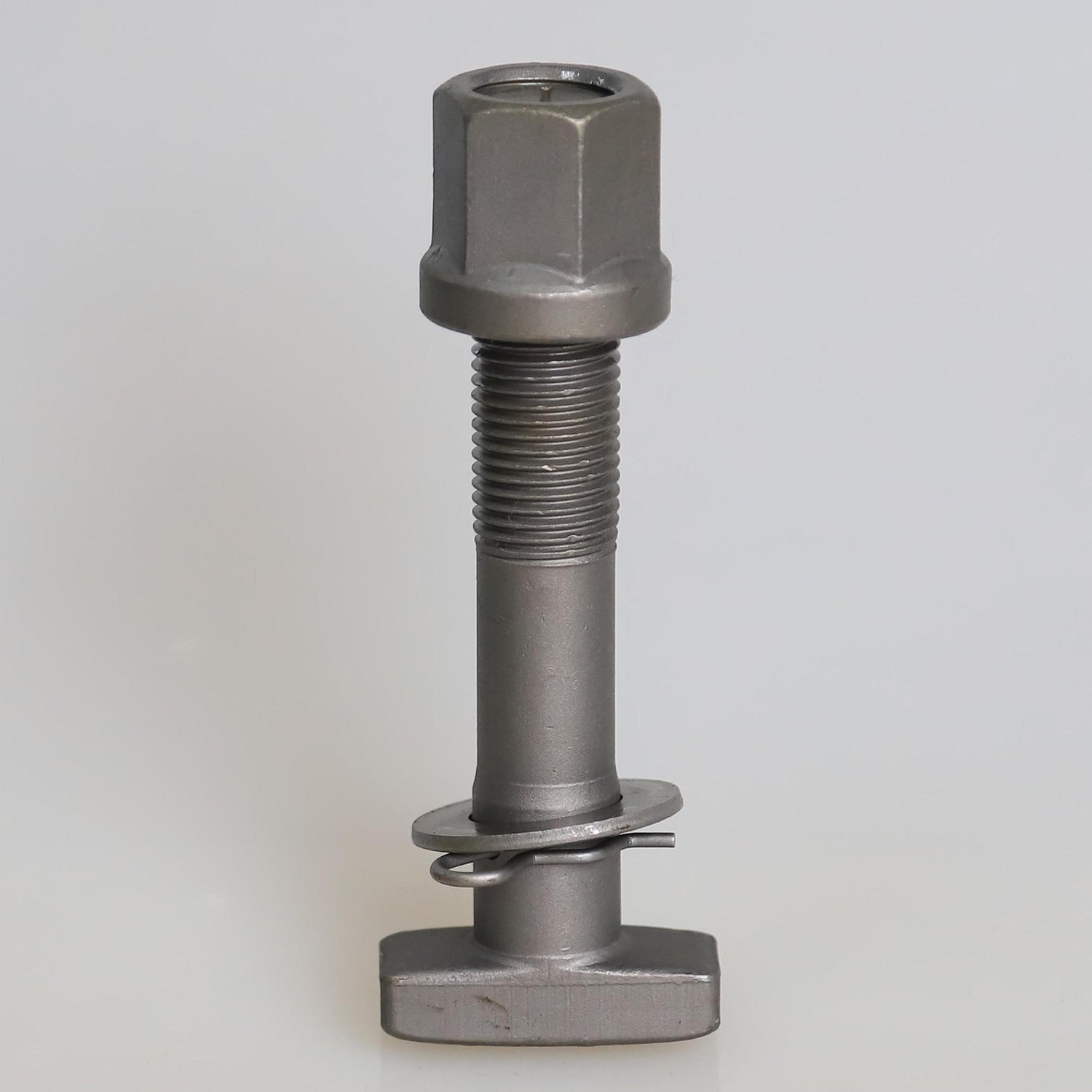 Top quality auto parts for heavy trucks M20*12.0*130 wheel studs wheel hub T-bolts for Volvo