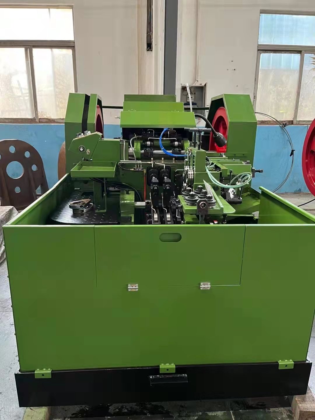 2 die 4 blow Blind rivet making machine
