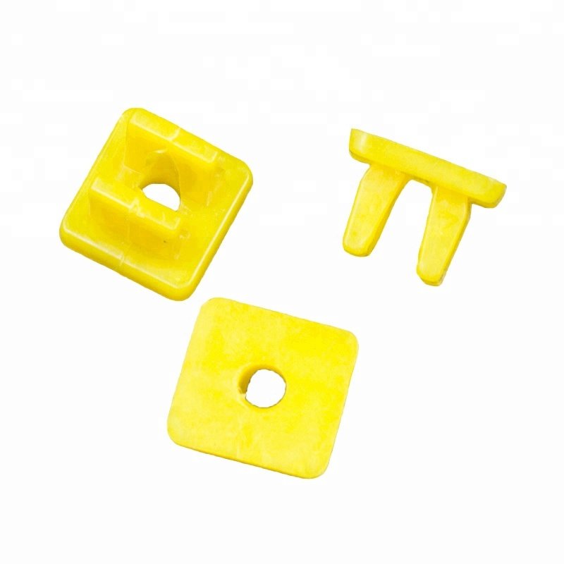 100x Universal Auto Screw Size Grommet Nut Clip Fasteners Car Lamps Square Yellow Plastic Fixed Buckle Nuts Clips