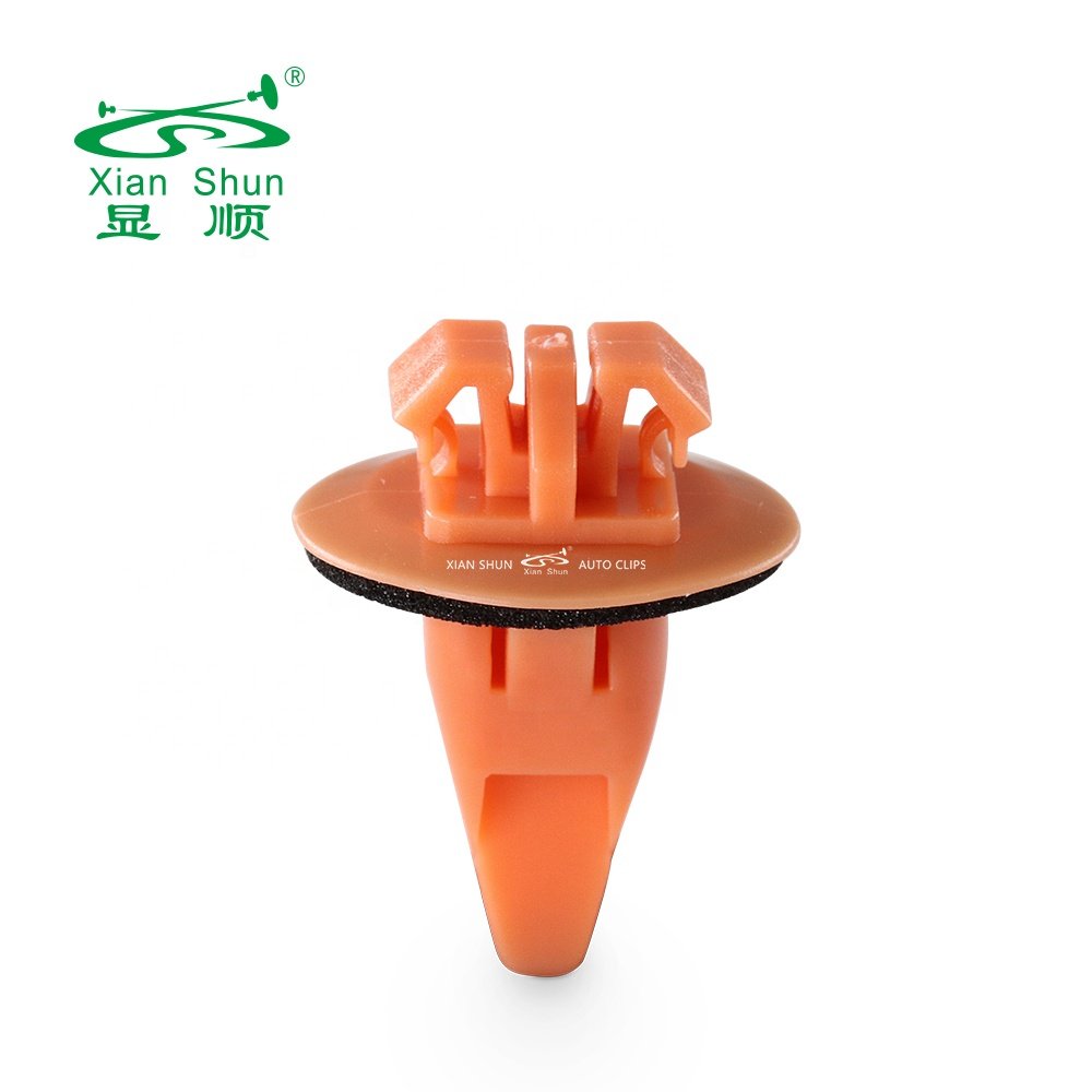 Xianshun plastic fastener car body Side moulding clip fender flare rocker panel side trim skirt