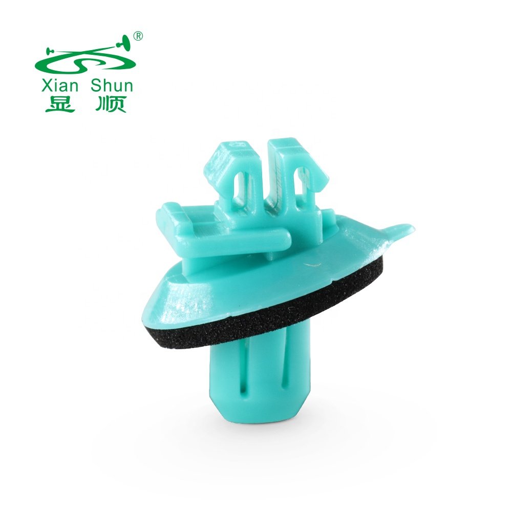 Xianshun plastic fastener car body Side moulding clip fender flare rocker panel side trim skirt