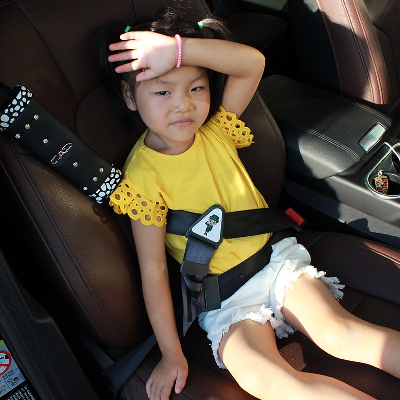 Wholesale Luxury Design Lovely Simple 2-Point Car Safety Belt Clip ABS Interior Kits Universal Child Seat Belt Fastener Adjuster