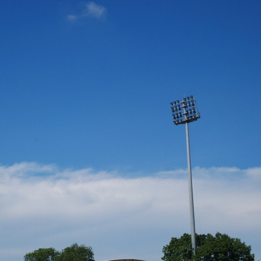 New design cheap price stadium customized 30m High Mast Lighting pole with Ladder