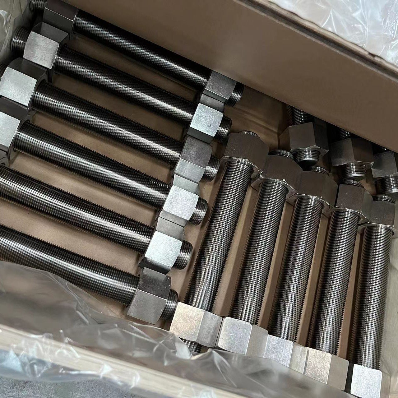 High Strength Fasteners A193 Grade B6 B8R Stud Bolt SS410 Stainless Steel UNS S31803