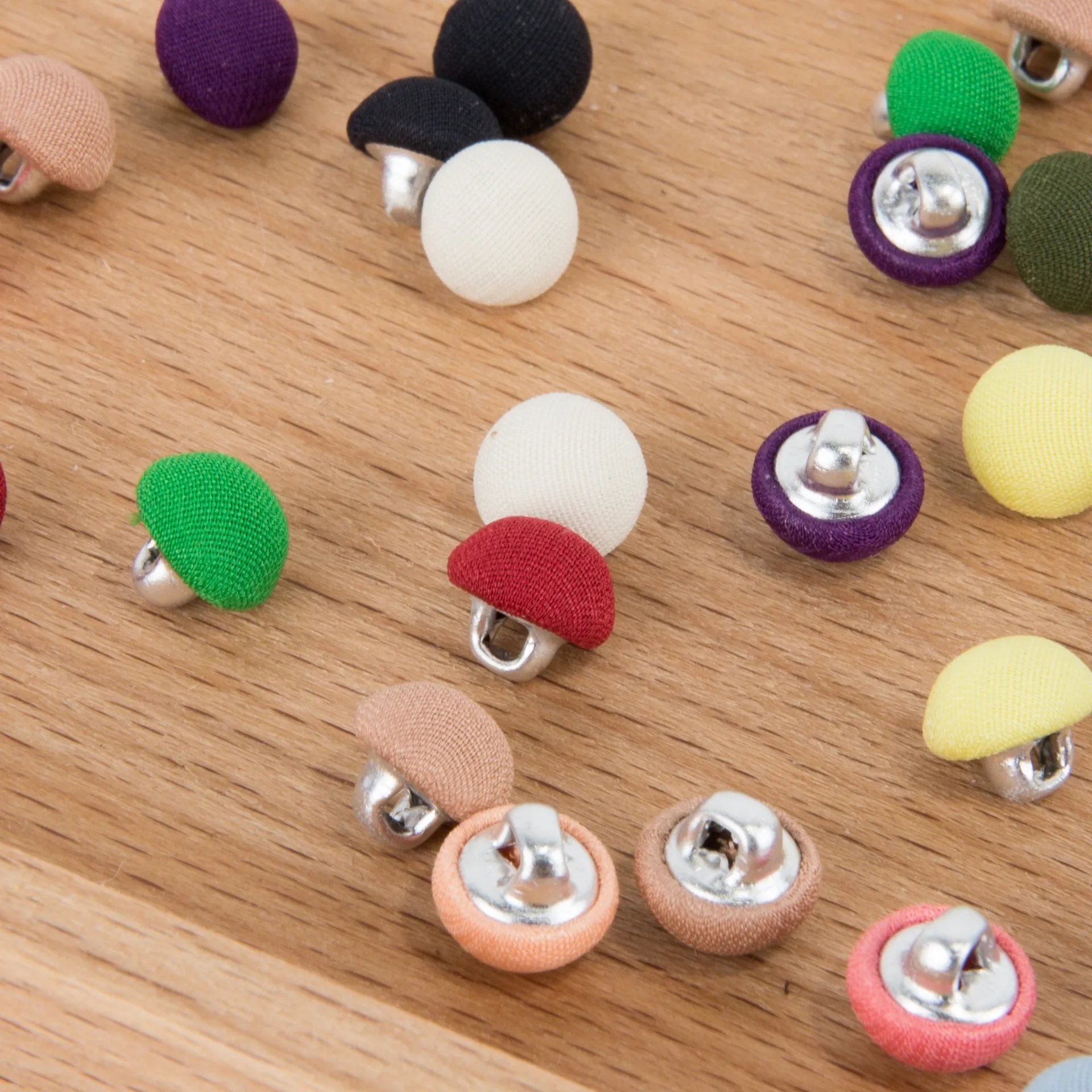 Auto Feed Button Attaching Machine Stand Button Mushroom Buckle Fastener Machine Industrial Sewing Machine