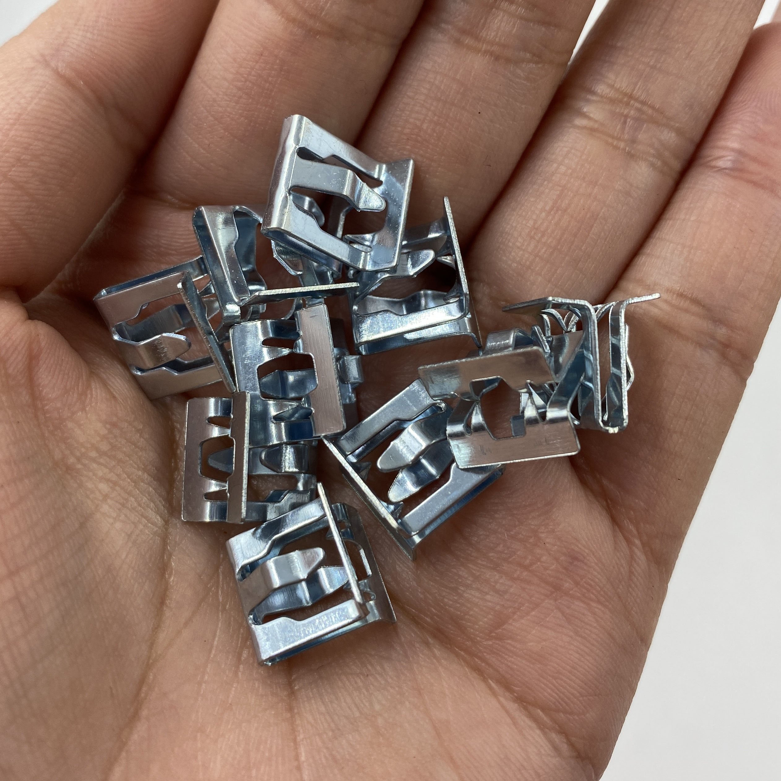 High Quality Trim Panel Retainer Clip Fittings Steel Wire Tube Pipe Clip Fastener Spring Hose Clamp