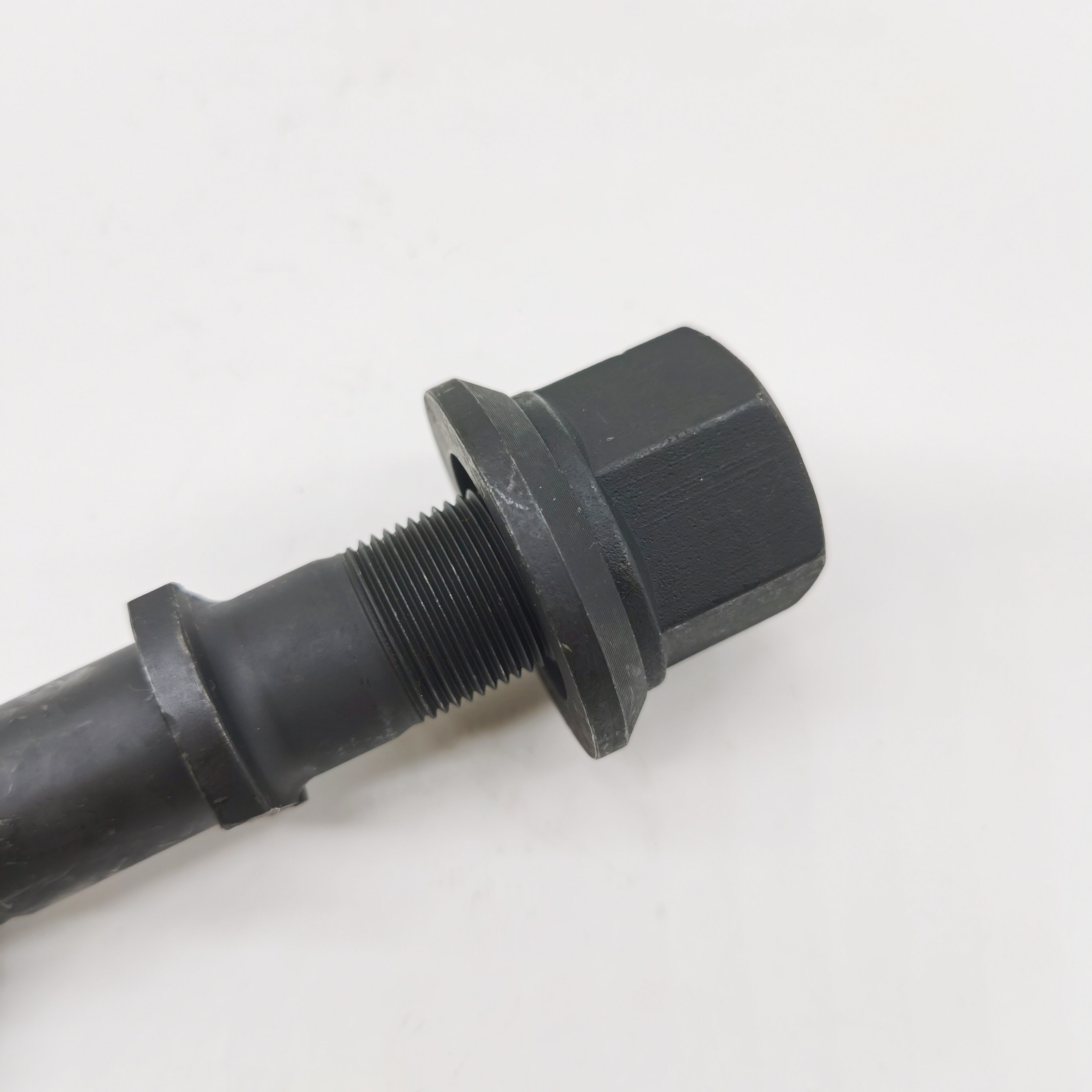 Factory Wholesale FUWA Rear Wheel Screw Front Axle Hub Bolt M22x1.5-M22x2x124mm