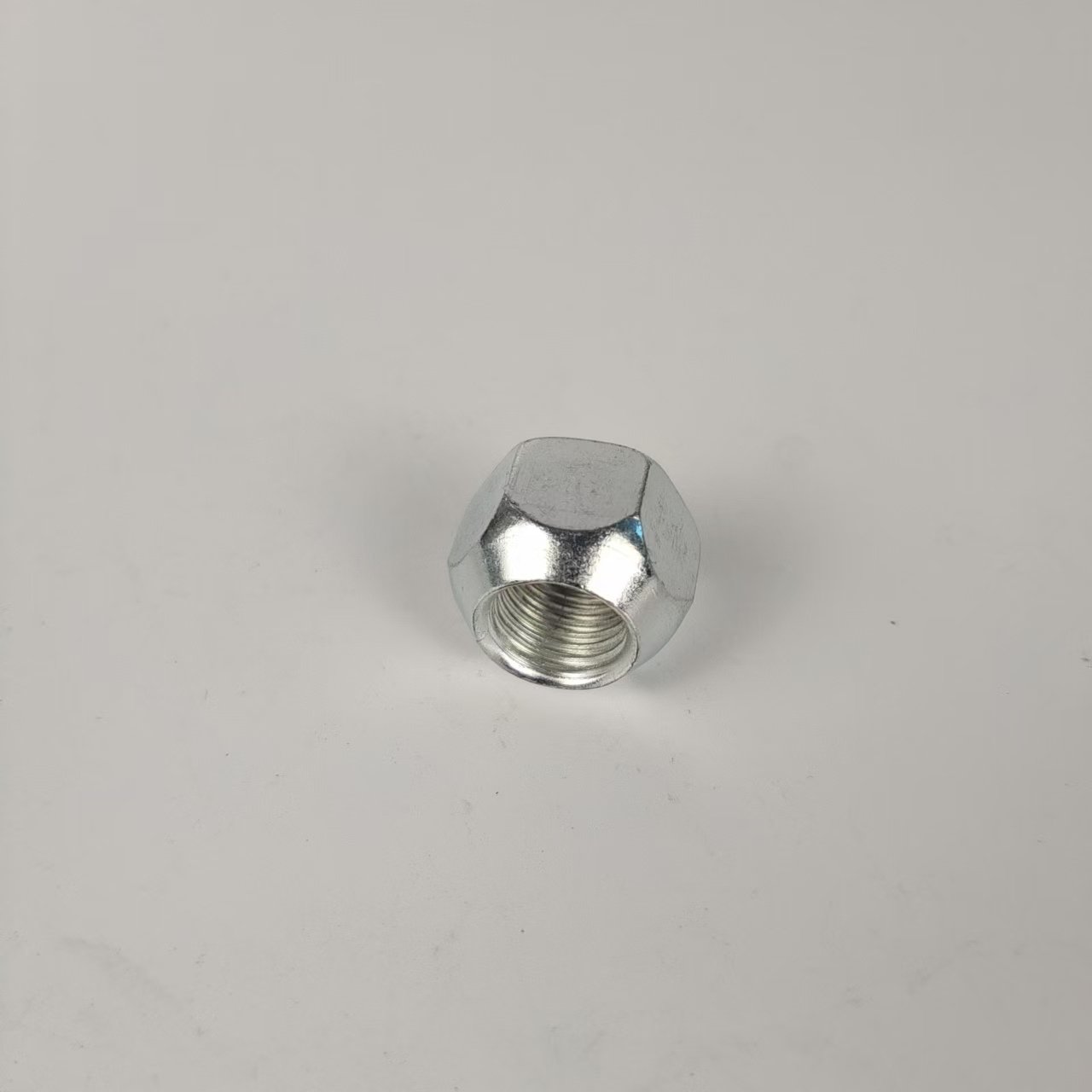Hexagon taper auto nut Tire lock nut Cone wheel hub nut