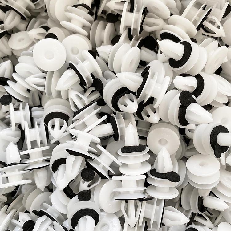 Auto Parts Car Fastener Trim China Manufacture Car Trunk Pom Snap Clips and Fasteners Retainer Bumper Clips and Car Door Panel