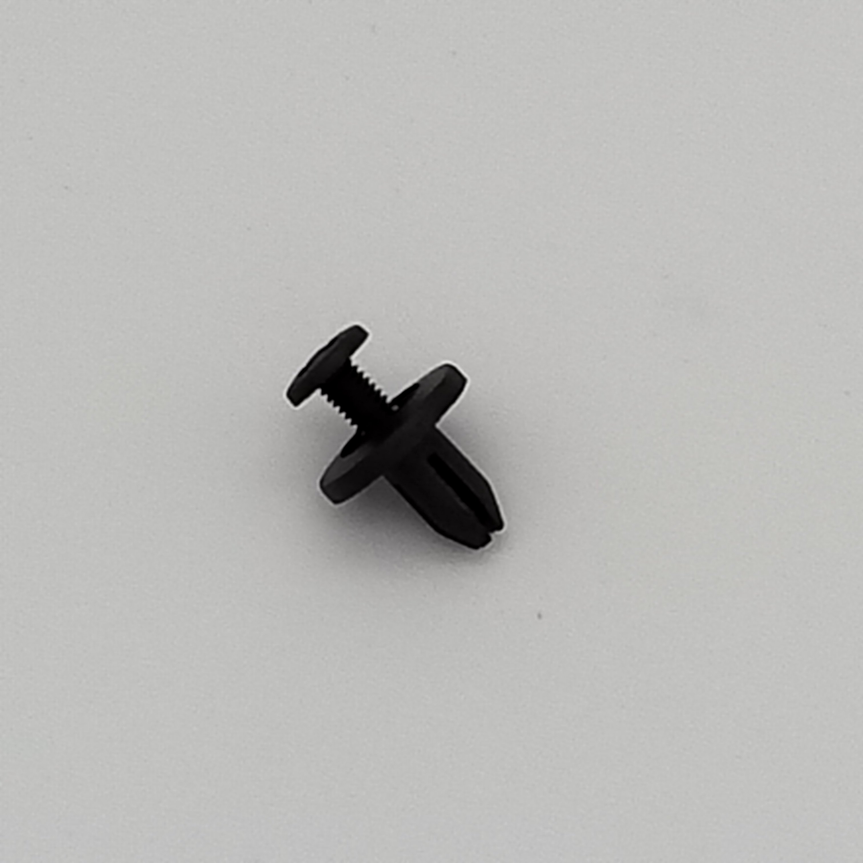 Auto plastic clip fastener for cars