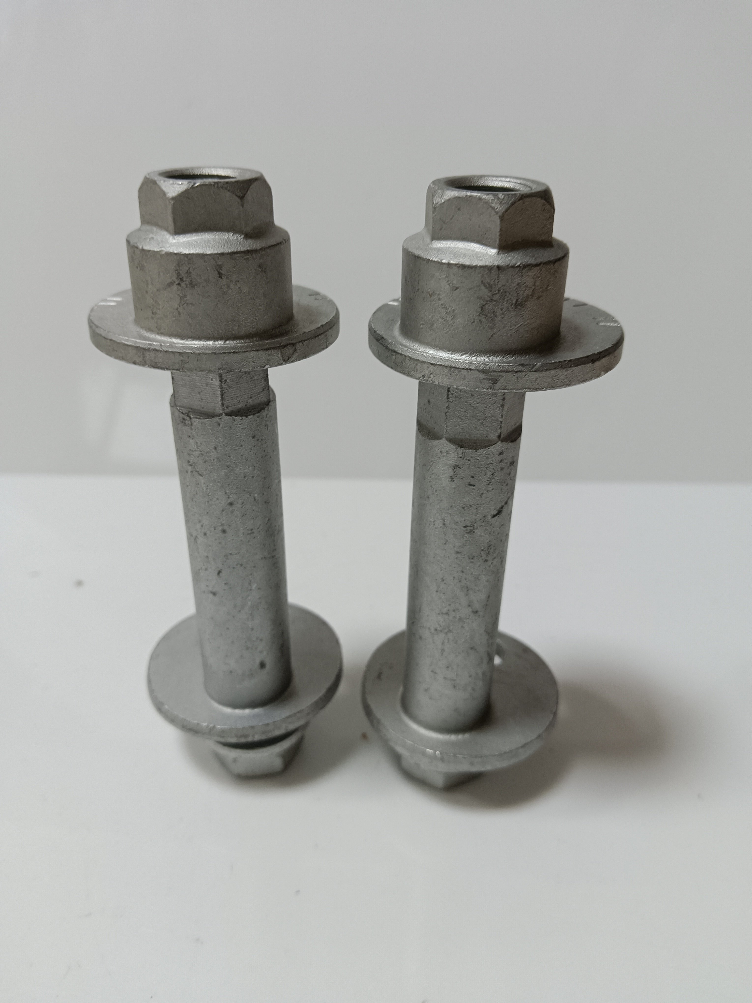 Stainless Steel Fastener Car Bolt 48409-42020 For Toyota Series RAV4 J/L Camber Bolt Kit suspension parts