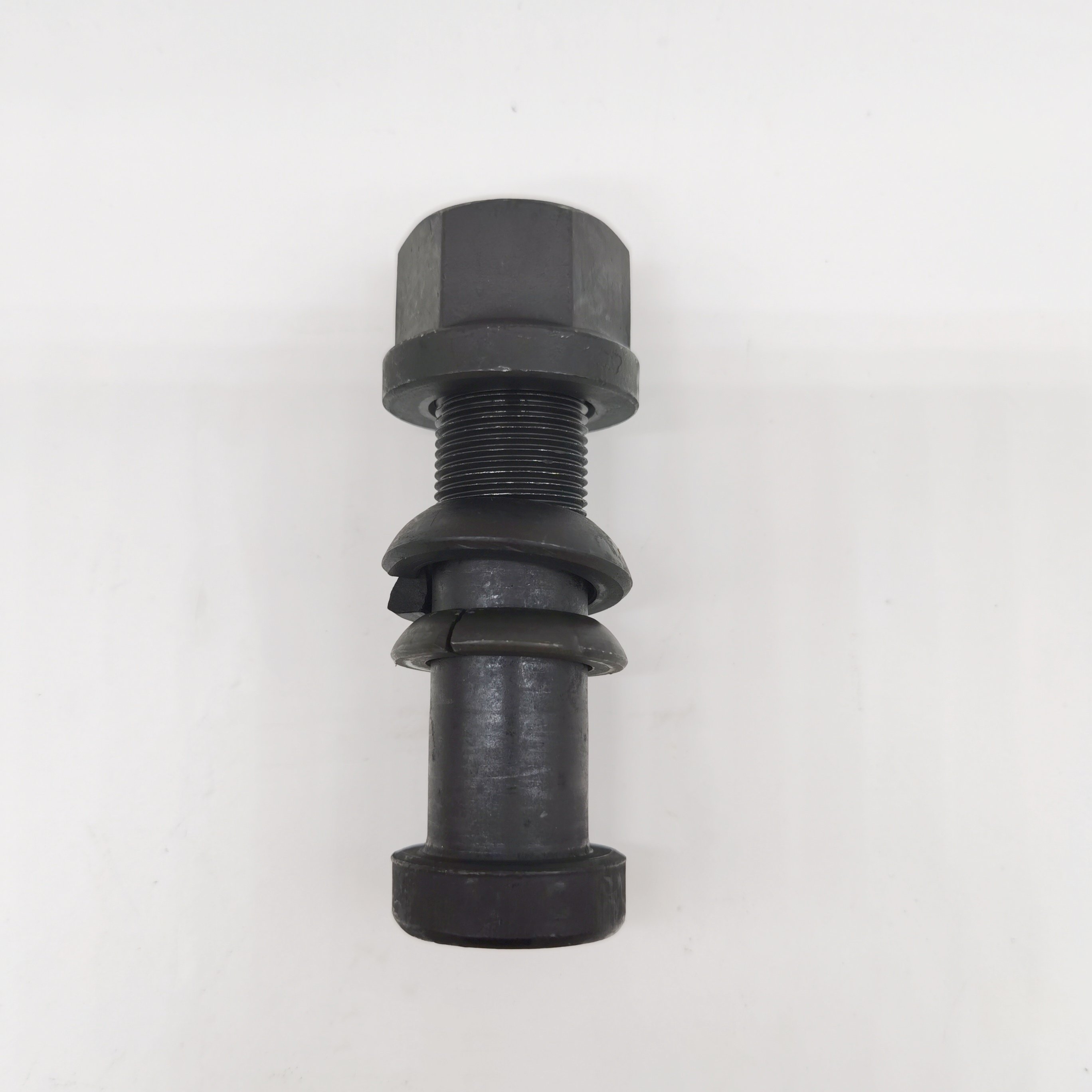 Hot sale Euro truck grade 10.9/12.9 wheel bolt for BENZ heavy truck M20x1.5 x77mm bolts with nuts