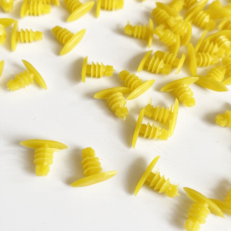 Universal New Condition Auto Plastic Push Pin Rivet Fasteners Body Clip Car Button Sealing Strip Nails Fixed Clamps