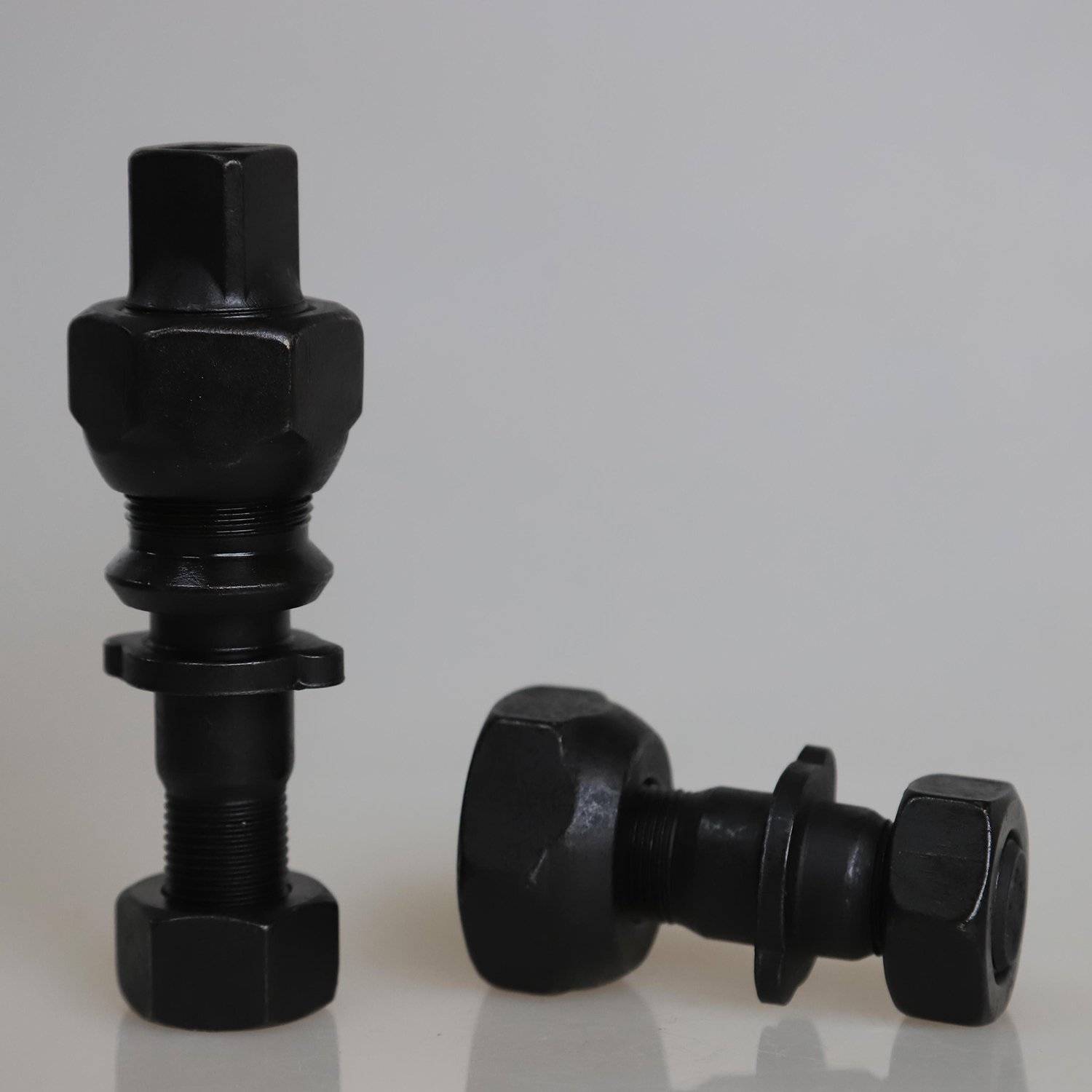 Quanzhou factory grade 10.9 high performance hub truck bolts wheel bolt for Hino 500