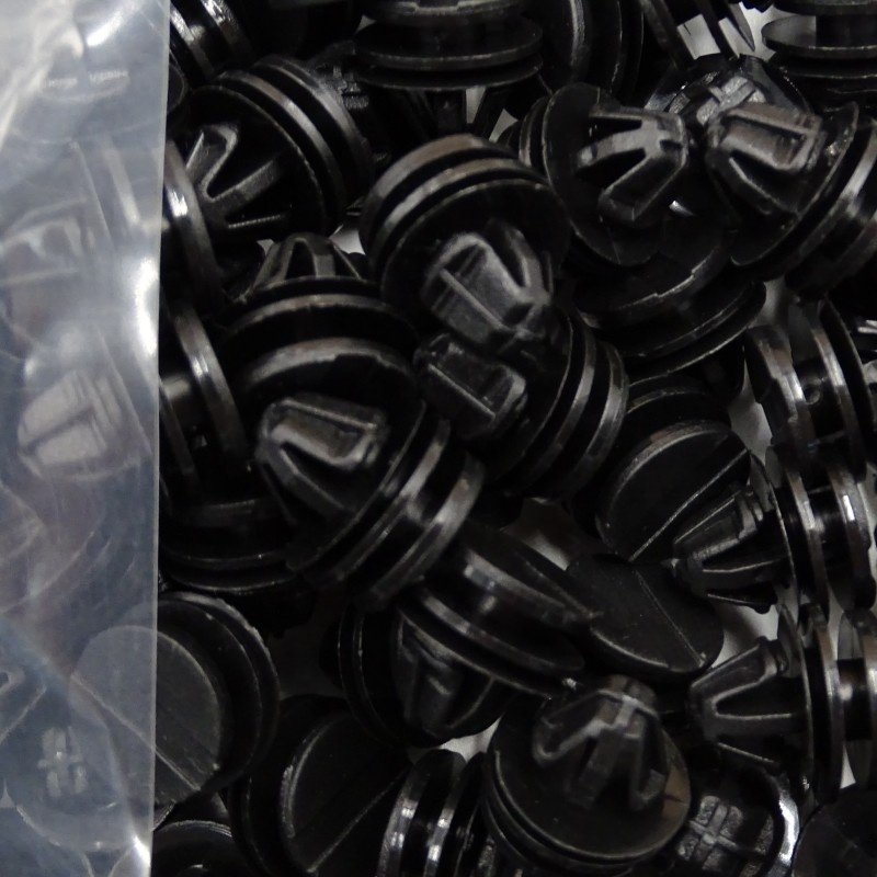 Car body clip Side Skirts and Bumpers Clip Car door panels fixing clips