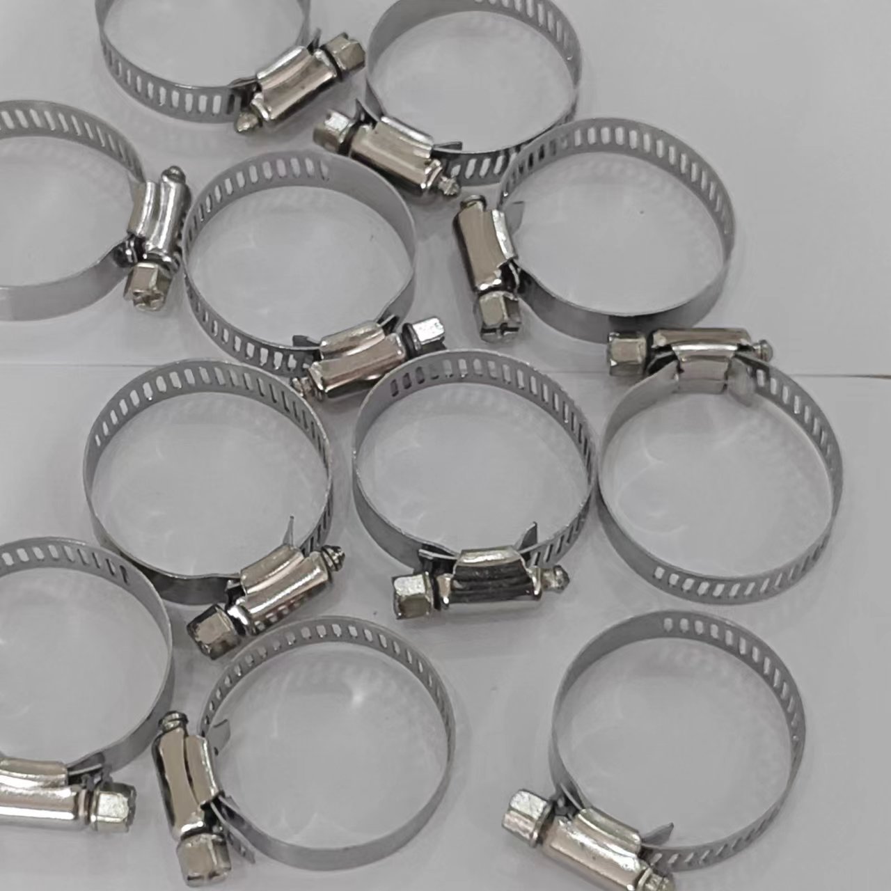 German-style quick-installation strong 304 stainless steel hose clamp, fixed cable fastening rubber hose water pipe