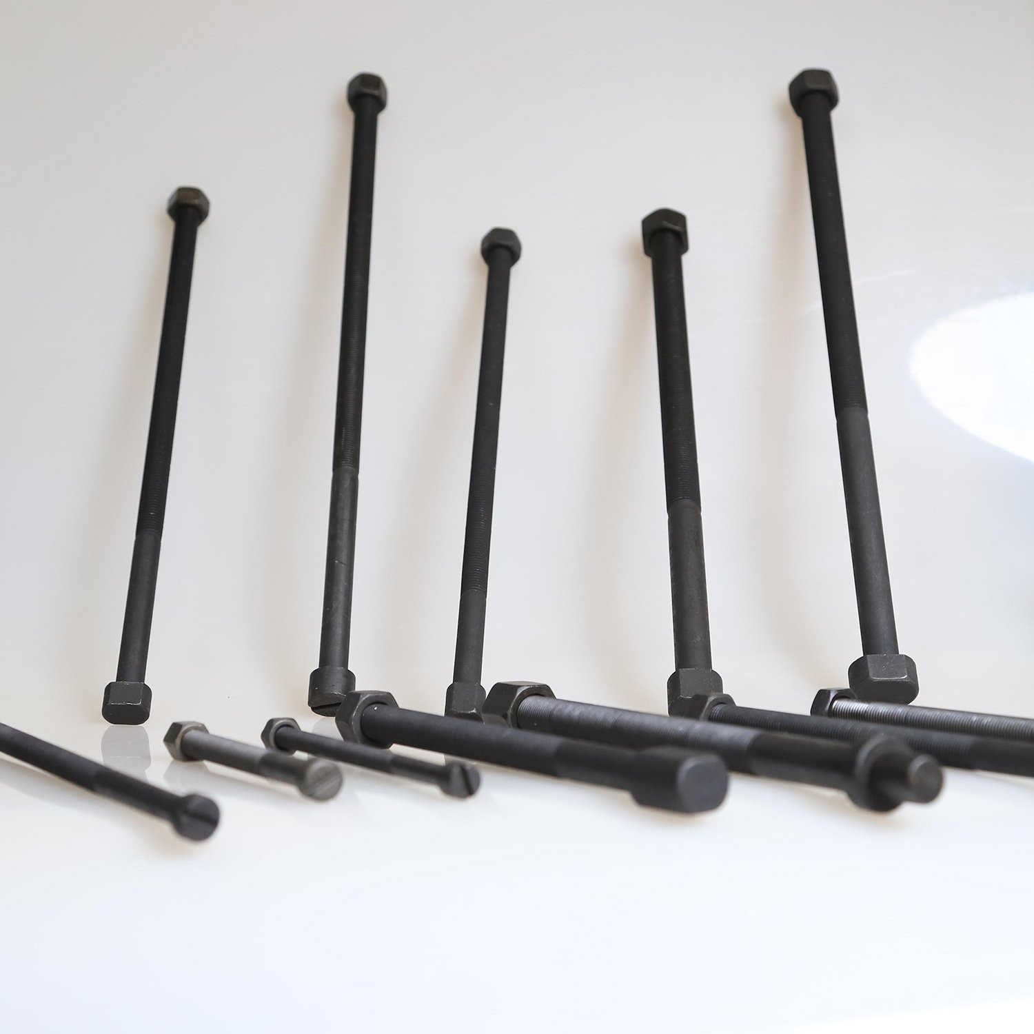 Fastener high quality and low price automotive parts center bolts