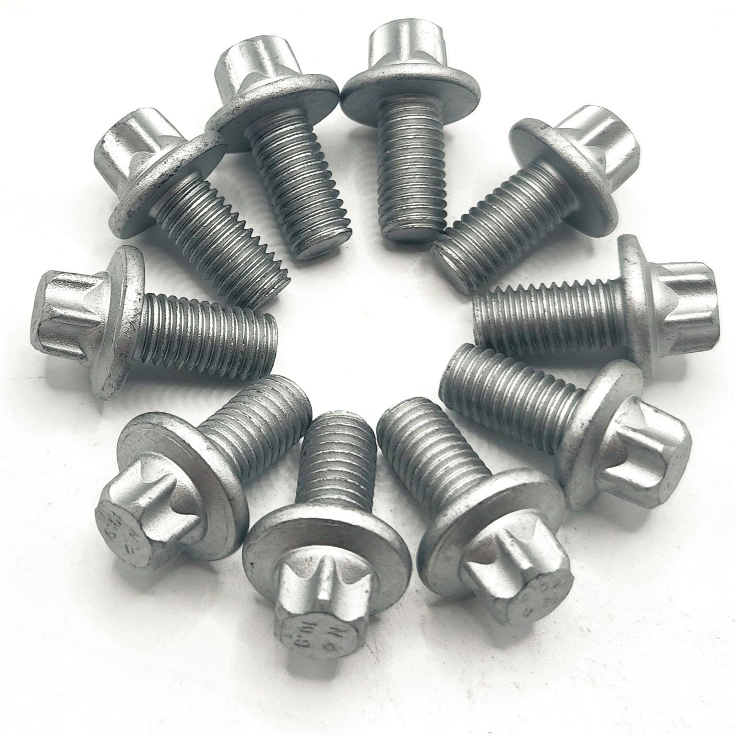 Professional Fastener Supplier Engine Part Torx Head Valve Cover Bolt for Mercedes Benz 10*20