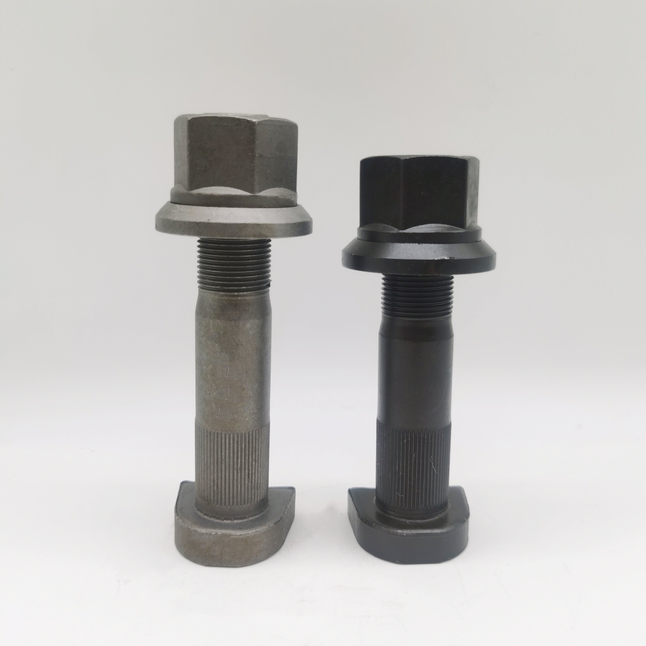 Factory Wholesale STYR HOWO Truck Rear Wheel Screw Front Axle Hub Bolt M22x1.5x120mm