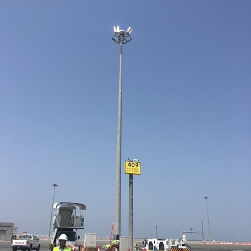 High luminous efficiency 15m-40m high mast pole light high mast lighting tower for airport