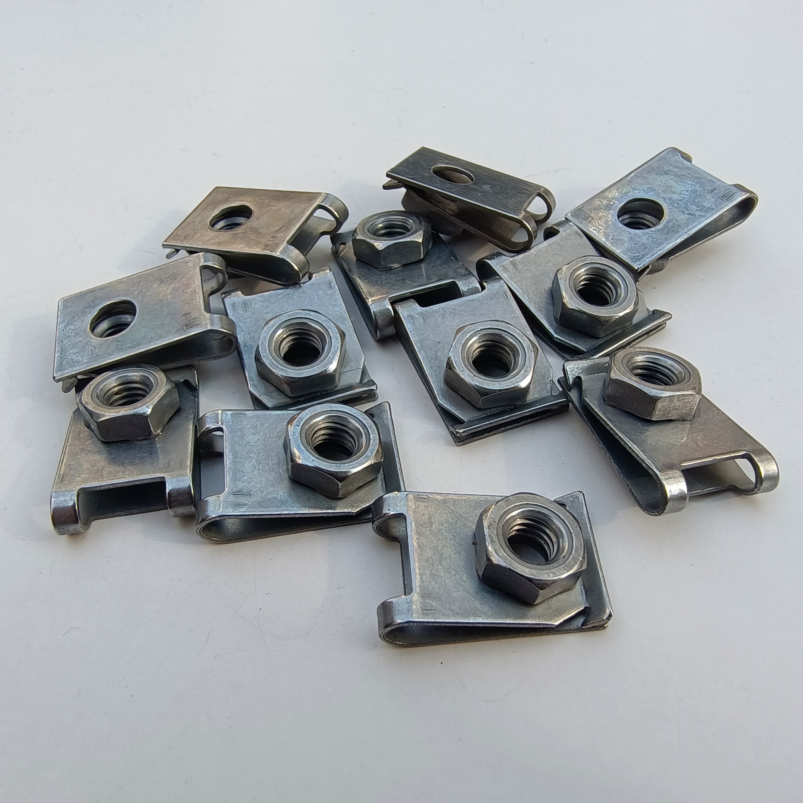 ZN Factory High Quality Riveted Speed Clips Sheet Metal Nuts Universal Mixed Auto M6 Chassis Fastener Spring Nut Clip Nut