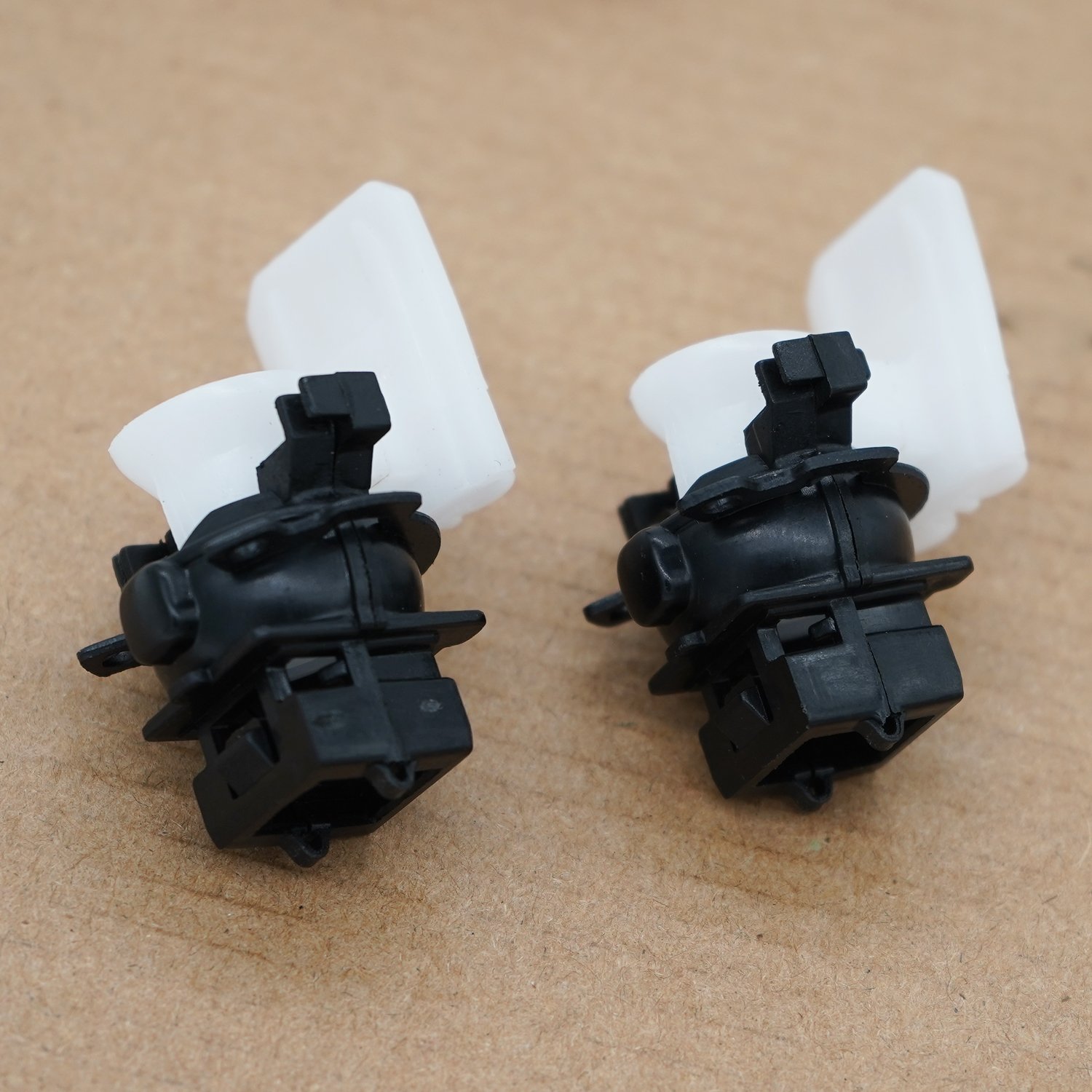 367# High Quality Automotive Headlight Parts Framework Reflector Bowl Fasteners Nylon Clips