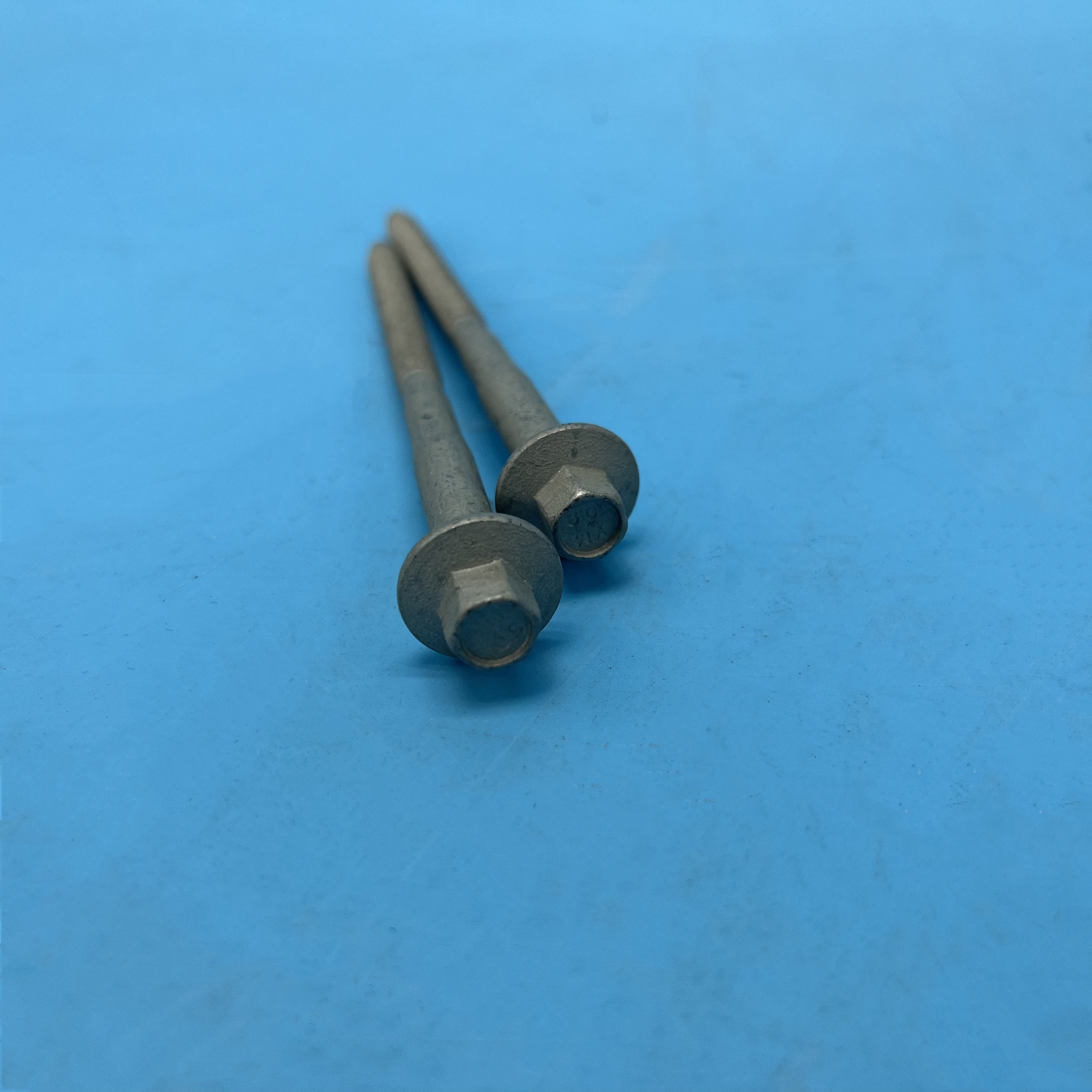 8C1Q 9T506 AA Good Quality Fuel Injector Fastening Bolt for Ford V348 2.4L