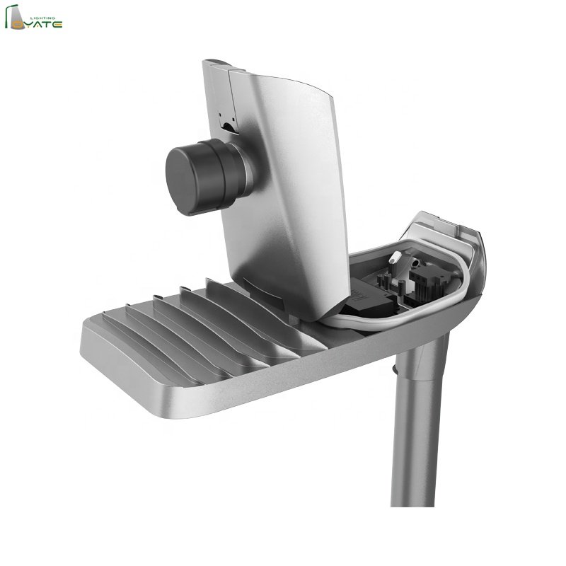 Tool less fastener designHigh and low temperature resistant SELENE Series LED Street Lights