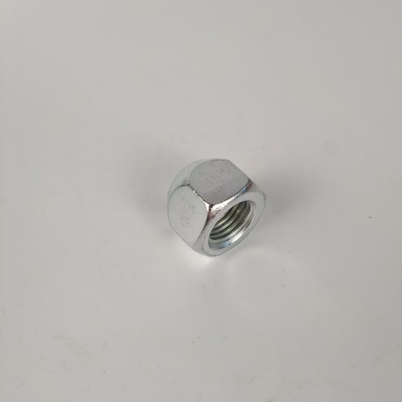 Hexagon taper auto nut Tire lock nut Cone wheel hub nut