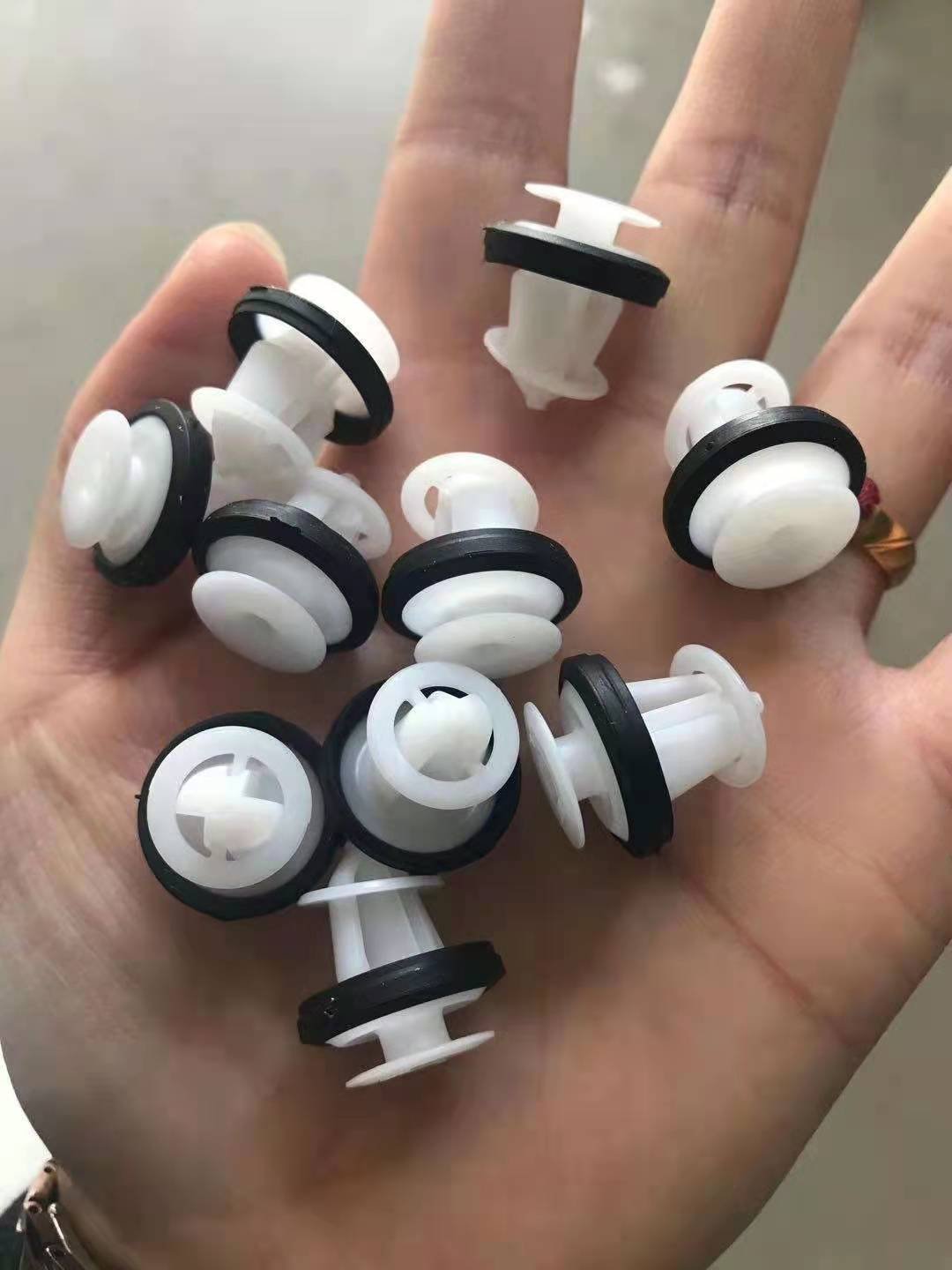 Best Selling Automotive Plastic Clips High Quality Automotive Plastic Clip Fastene