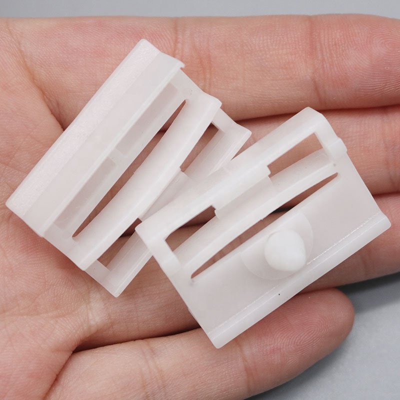 R52 High-quality plastic car body trim parts retaining clips and fasteners for sale 51728184574
