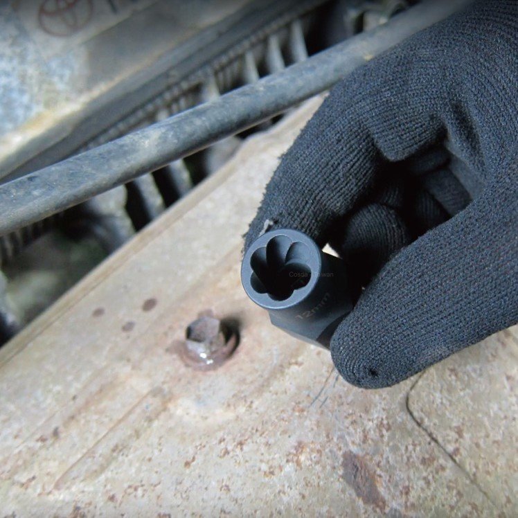 Twist Socket Set for Damaged Fasteners