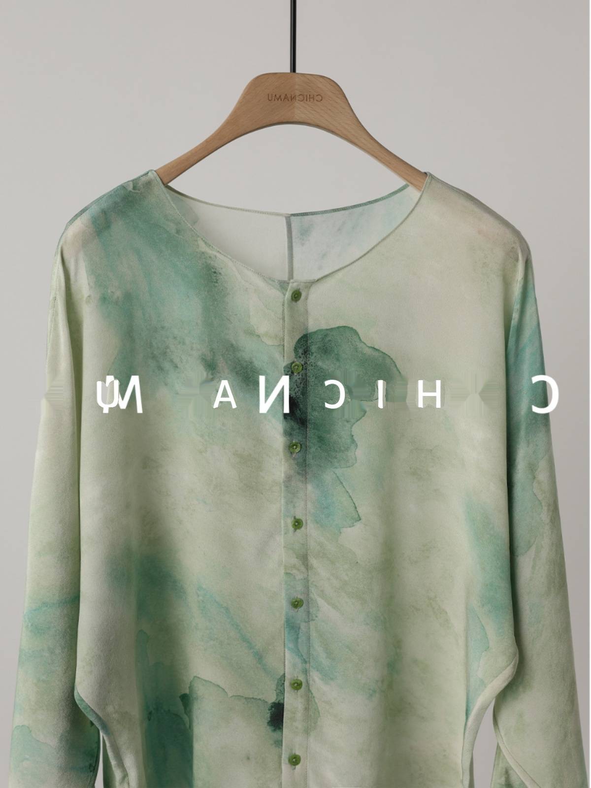 Counter withdrawn from the tail single big -name women's silk ink printing and dyeing loose niche niche sleeve cardigan shirt
