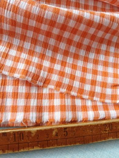 4293 cotton and sediment, wrinkled bark wrinkle, chrysanthemum red white grid, soft, comfortable, and unprepared summer clothing fabric tail