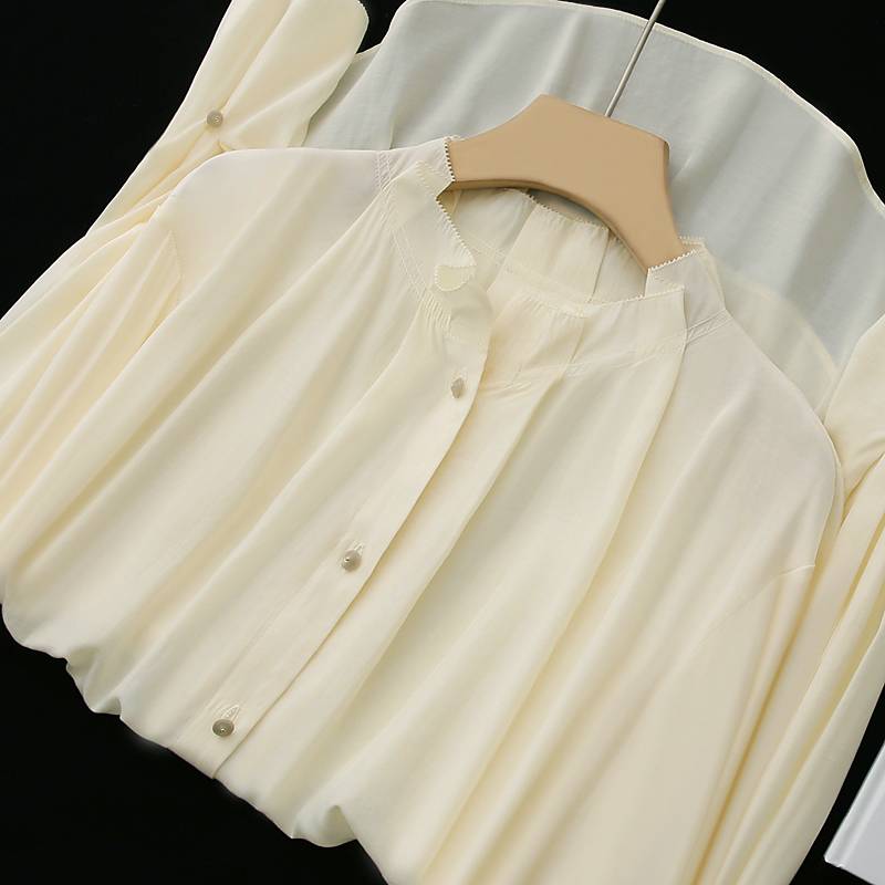 The mall withdraws the cabinet!Light texture comparable to silk!Great white goose yellow!Lace collar long sleeve female shirt
