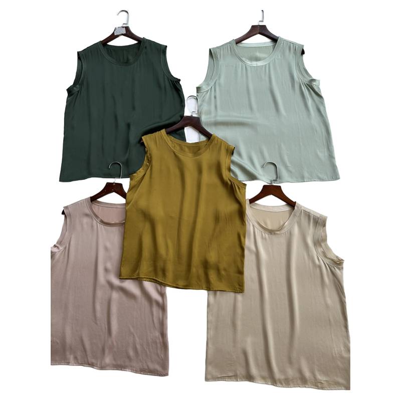The shopkeeper's confidence is recommended, and it is comfortable. Yamamoto Heavy Gongsha washed 100%silk -saving satin sleeveless T women