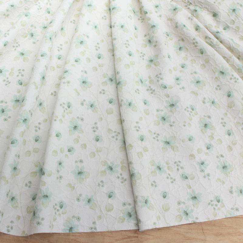 Beige three -dimensional anti -wrinkle relief printing printed cloth clothing small dress cheongsam dress fabric