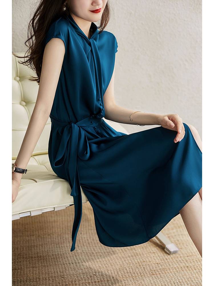 Luxury international big -name cutting label women's high -end temperament elegant and thin French satin acetic acid dress summer