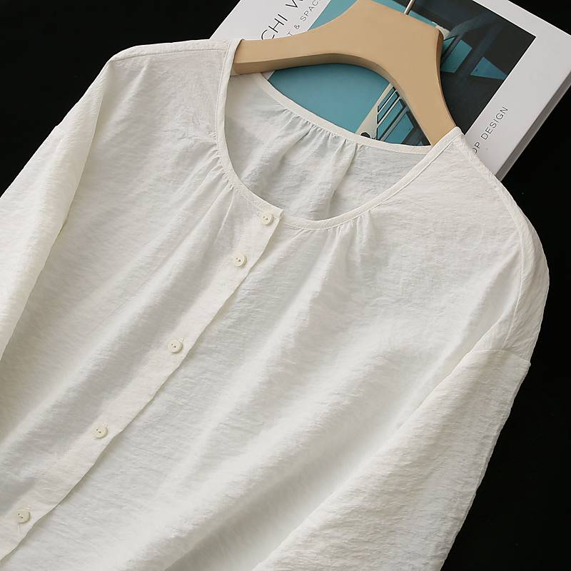 The fabric is too much!Re shrinking dry silk, skin -friendly and breathable easy to take care of!Arc Blows Five -Packal White Shirt Woman