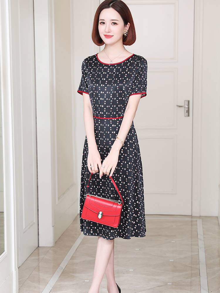 Picking up the leak counters to withdraw the tail single big name black real silk silk silk big size mother dress dress female summer