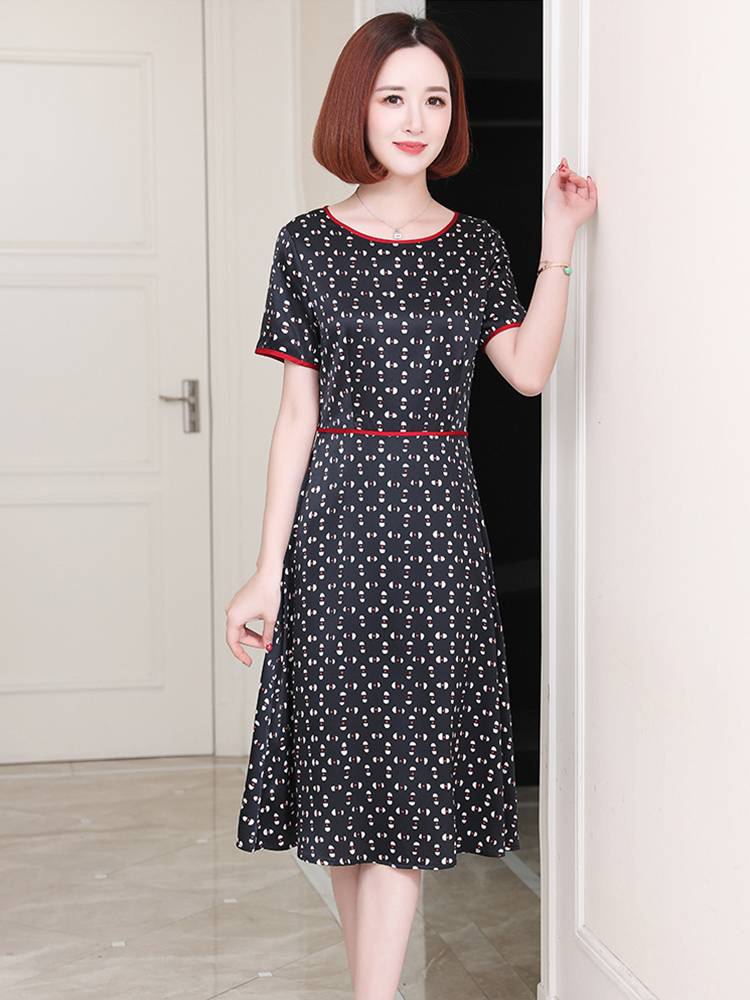 Picking up the leak counters to withdraw the tail single big name black real silk silk silk big size mother dress dress female summer