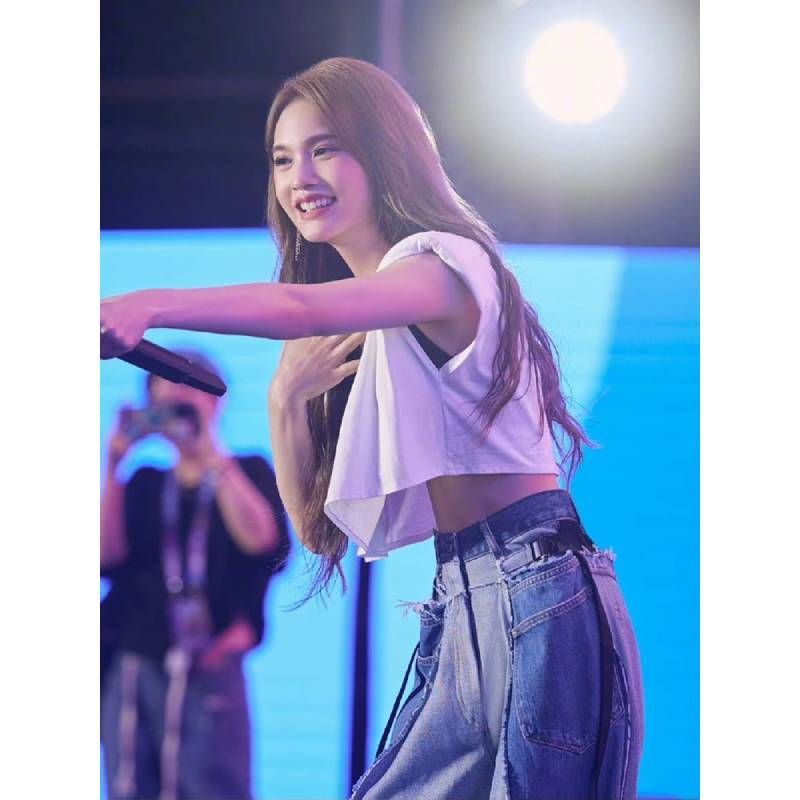 Counter withdrawal brand discount women Yang Yanlin Yang Yanlin's same retro jeans sleeveless T -shirt wide -leg pants