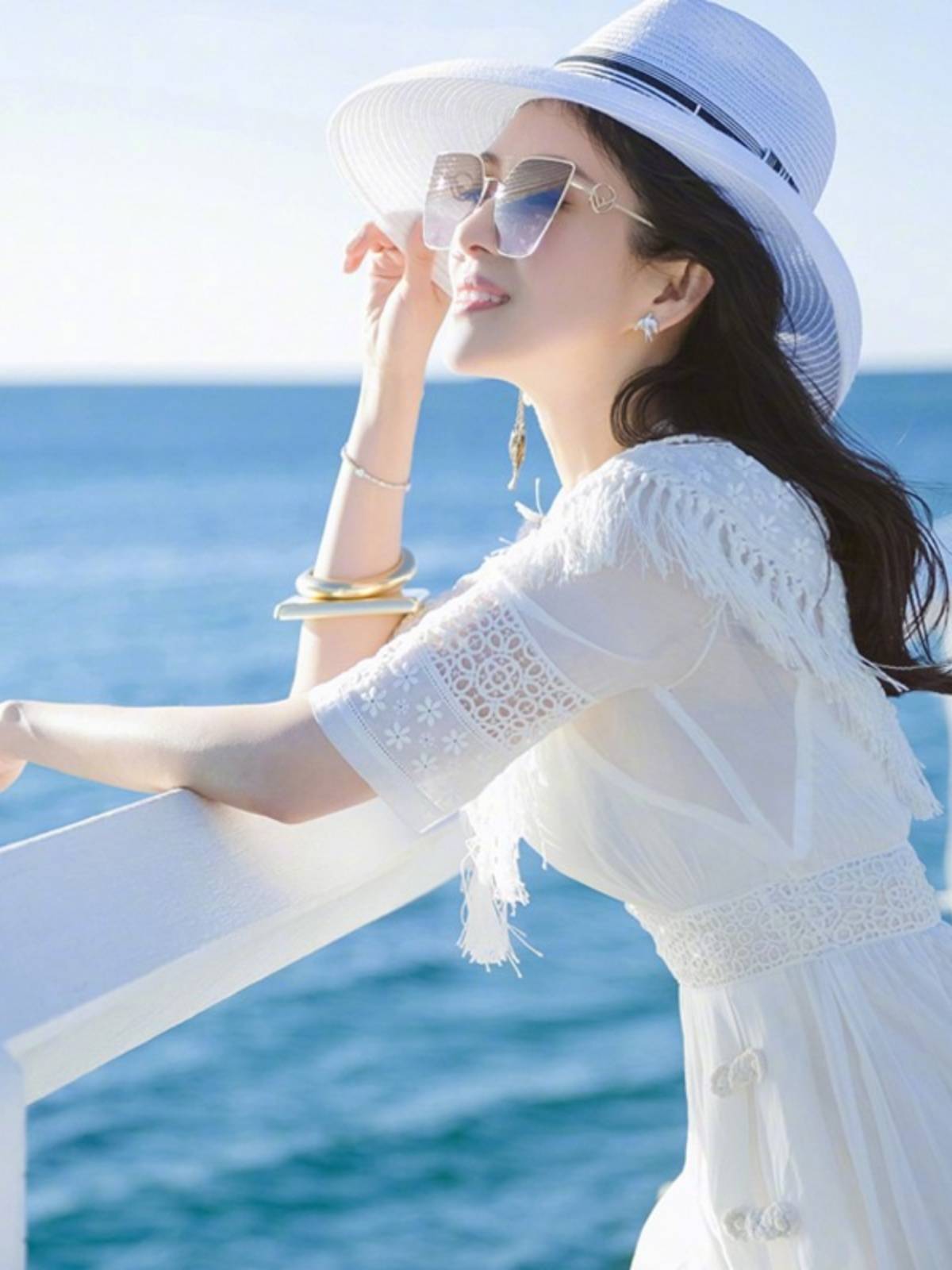 Zhang Ziyi's star 2024 spring and summer new lace dress Fairy beach skirt temperament seaside vacation long skirt